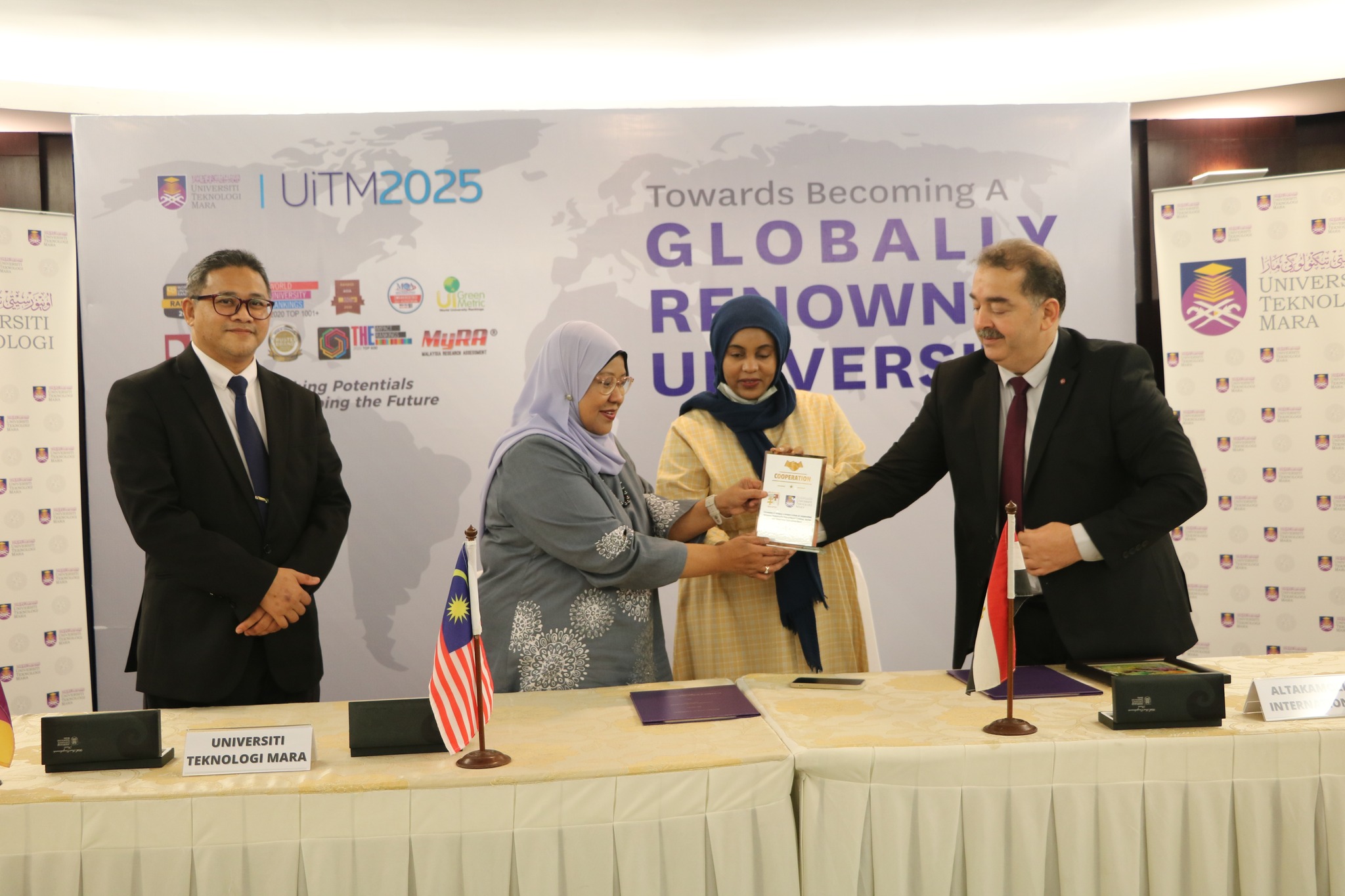 توقيع اتفاقية واعتماد التكاملية الدولية للإدارة والتدريب ماليزيا كمؤسسة تدريب معتمدة لدى جامعة UiTM